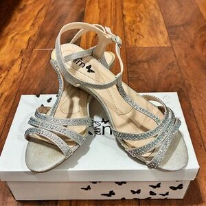 Glamorous Silver Rhinestone Sandals